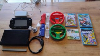 Nintendo Wii U Negra con juegos y accesorios