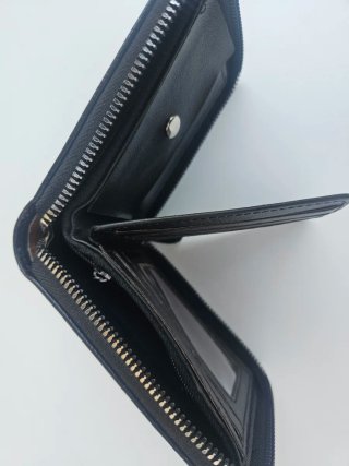 Cartera de hombre negra con cremallera