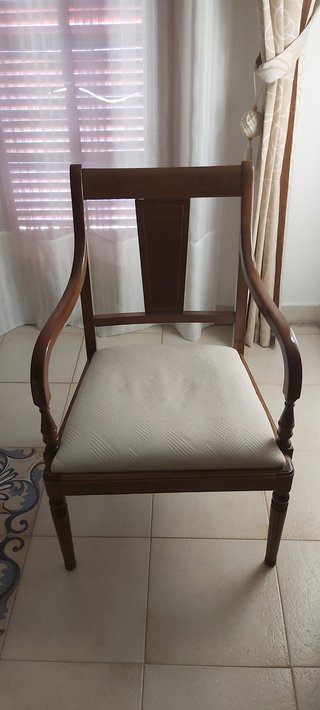 4 Sillas de Comedor Tapizadas Madera