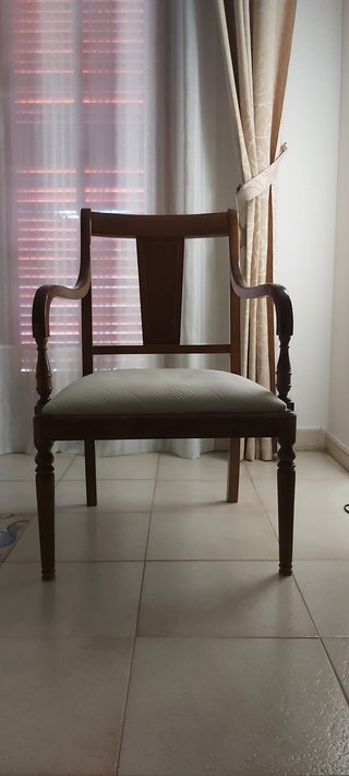 4 Sillas de Comedor Tapizadas Madera