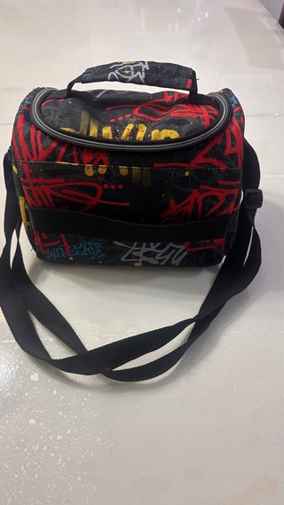 Mochila Totto con diseño graffiti