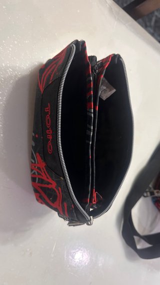 Mochila Totto con diseño graffiti