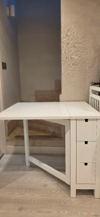 Mesa Ikea con alas plegable con cajones blanca