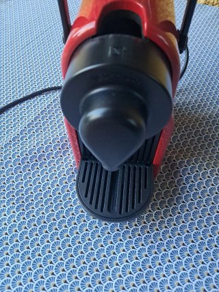 Cafetera Nespresso Krups Inissia Roja