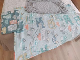 Juego de sábanas infantil con coches