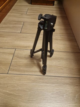 Trípode Negro Compacto