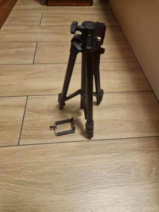 Trípode Negro Compacto