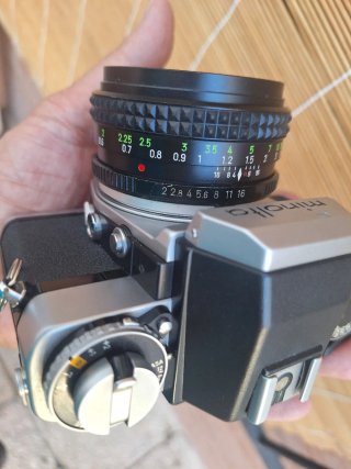 Minolta XE-1 con objetivo 50mm f/1.7