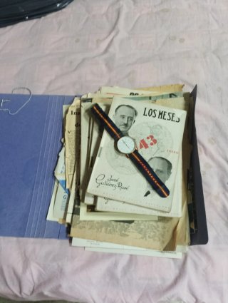 Documentos, fotos y periódicos históricos