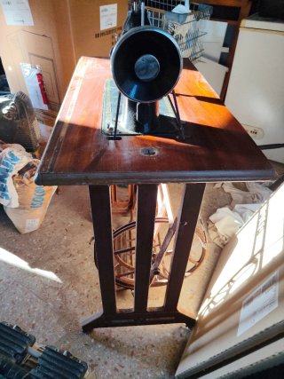 Máquina de coser antigua Alfa