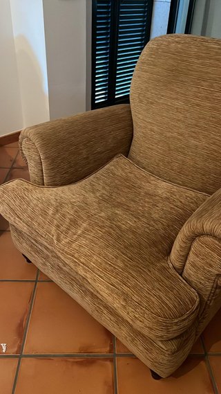 Elegante sillón de chenilla
