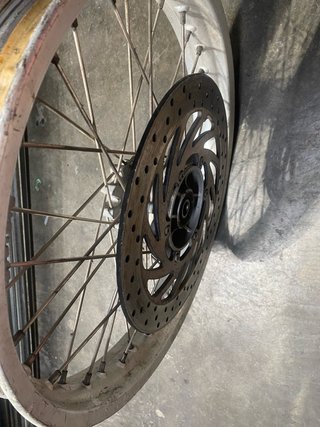 Llanta Delantera Aprilia Pegaso