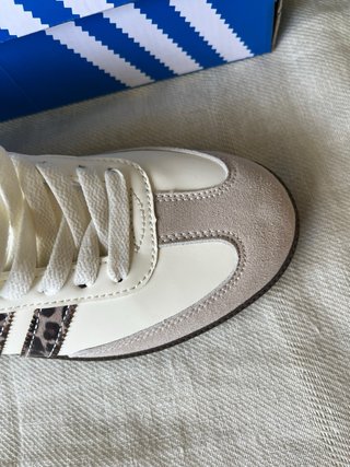 Adidas Samba Beige y Blanco con Estampado Animal