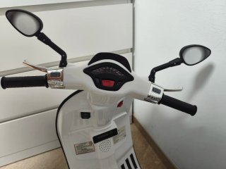 Moto Vespa Eléctrica Infantil