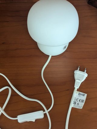 Lámpara de mesa Ikea TOKABO