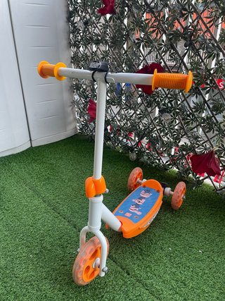 Monopatín 3 Ruedas Infantil Naranja Minions