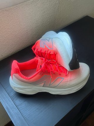 New Balance 1080 v14 Gris/Rojo Naranja