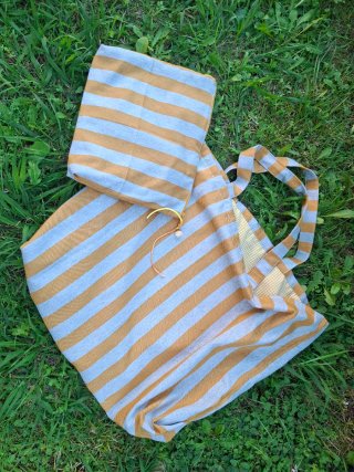 Bolsa y neceser a rayas