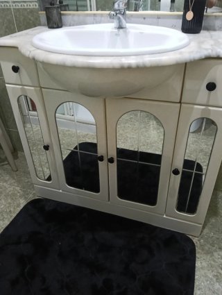 Mueble de baño con espejo