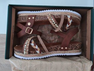 Sandalias Isteria Marrón y Dorado Talla 40