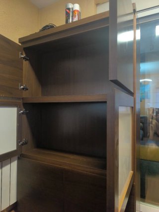 Armario de salón madera y cristal