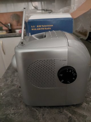 Mini TV Euro Kalac antigua con radio