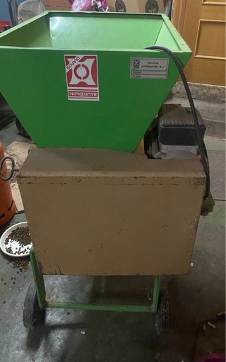 Máquina Eléctrica Pelar Almendras