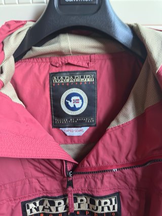 Anorak Napapijri Talla M Rojo chunasquero fino