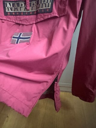 Anorak Napapijri Talla M Rojo chunasquero fino