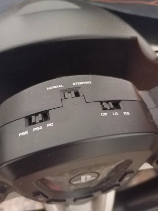 Volante PS4 con pedales