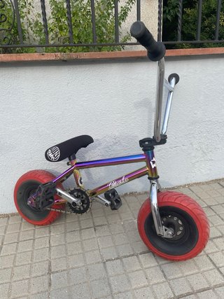 Mini BMX Rambo con ruote rosse iridescenti