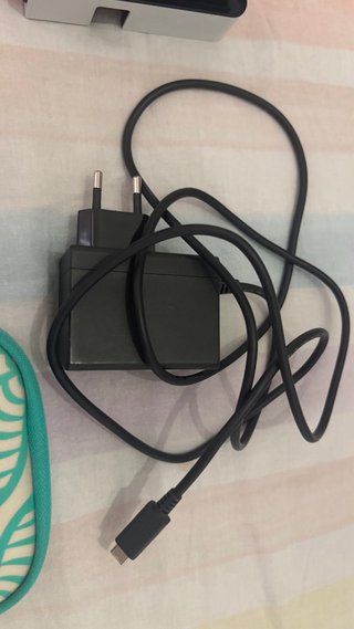 Nintendo Switch OLED + Accesorios + 2 Juegos