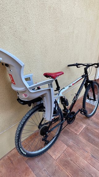 Bicicleta con sillita para niño