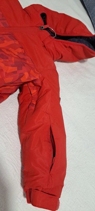 Traje de esquí infantil 4-6 años. Solo 2 usos.