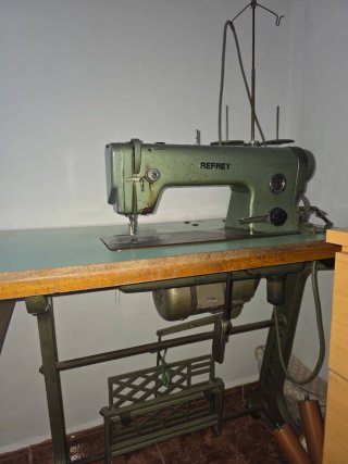 Máquina de coser industrial REFREY