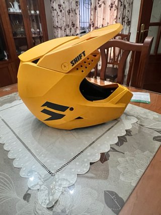 Casco de moto SHIFT amarillo