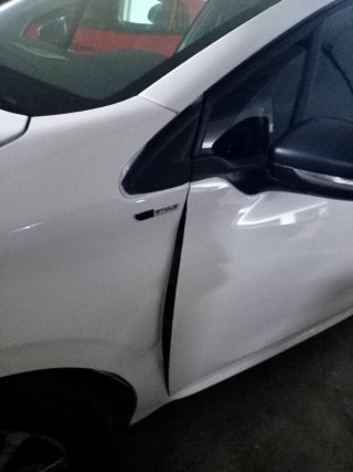 Peugeot 208 2015