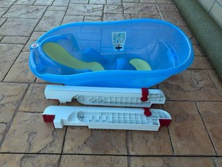 Bañera bebé Okbaby con adaptadores.