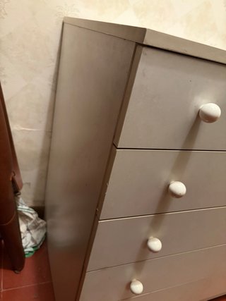 Cajonera blanca de madera