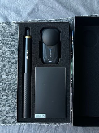 Insta360 X6 Essentials Bundle Cámara 360