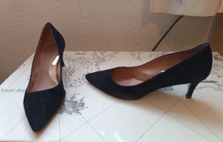 Zapatos de salón de piel ante negros