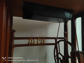 Máquina de Coser Alfa Antigua