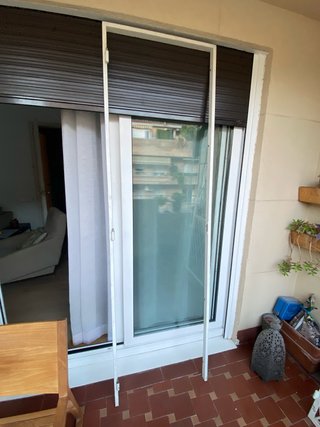 Reja de hierro para puerta con llave