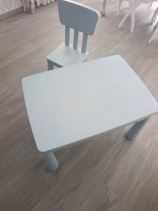 Mesa y pupitre infantil blanco
