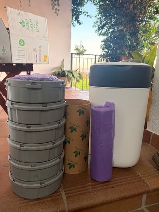 Papelera de pañales Tommee Tippee + recambios