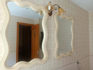Muebles de baño y espejo. Vintage.