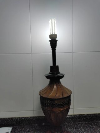 Lámpara de mesa metal estilo clásico