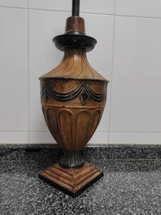 Lámpara de mesa metal estilo clásico