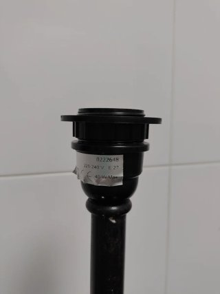 Lámpara de mesa metal estilo clásico