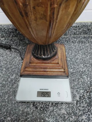 Lámpara de mesa metal estilo clásico